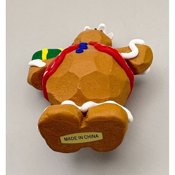 Vintage Gingerbread Man Christmas Tree Ornament Holding Gift Carved Clay Style - Picture 7 of 8